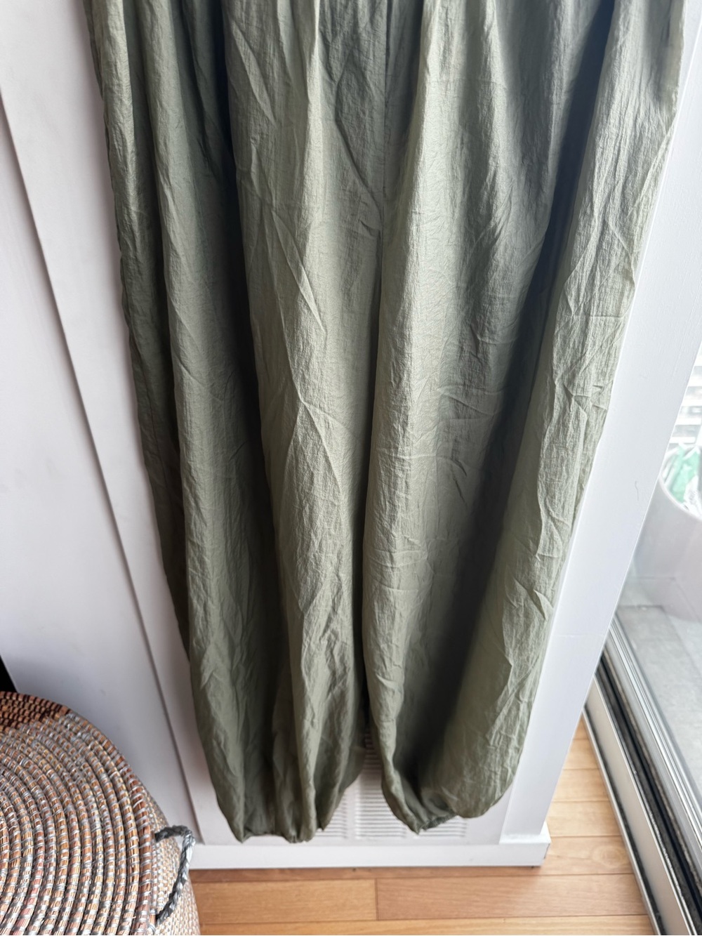 FP Movement Olive Green Sheer Balloon Jogger Pants L NWOT
L - Picture 6 of 8